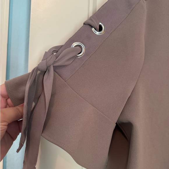 Tan Worthington blouse with lace up sleeves size Large. - Picture 2 of 7